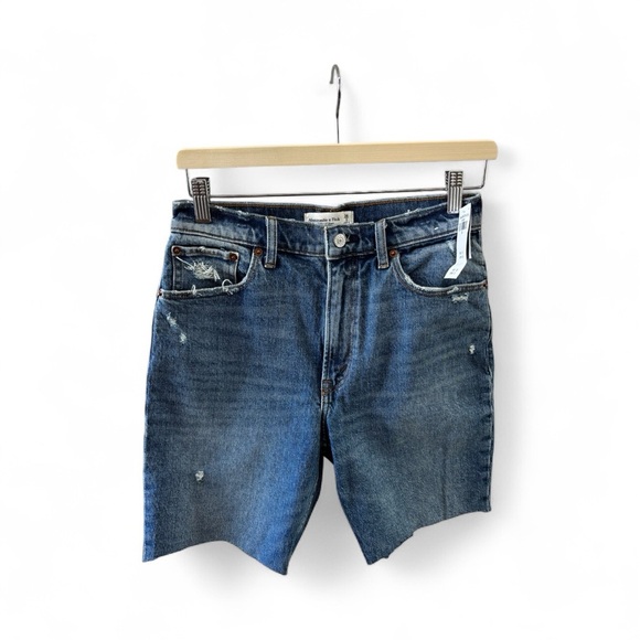Abercrombie & Fitch High rise 9” denim shorts Women’s size 2/26 - Picture 2 of 9